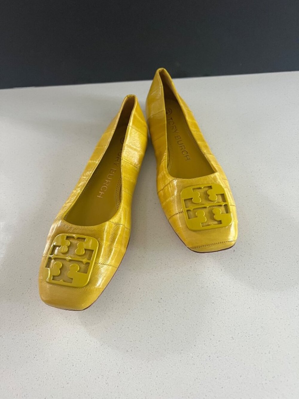 Tory Burch Georgia yellow leather crocodile embossed square-toe ballet flats siz
